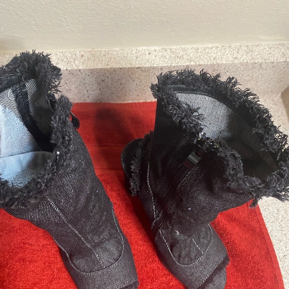 Black Denim   Distressed Booties boots - Picture 5 of 11